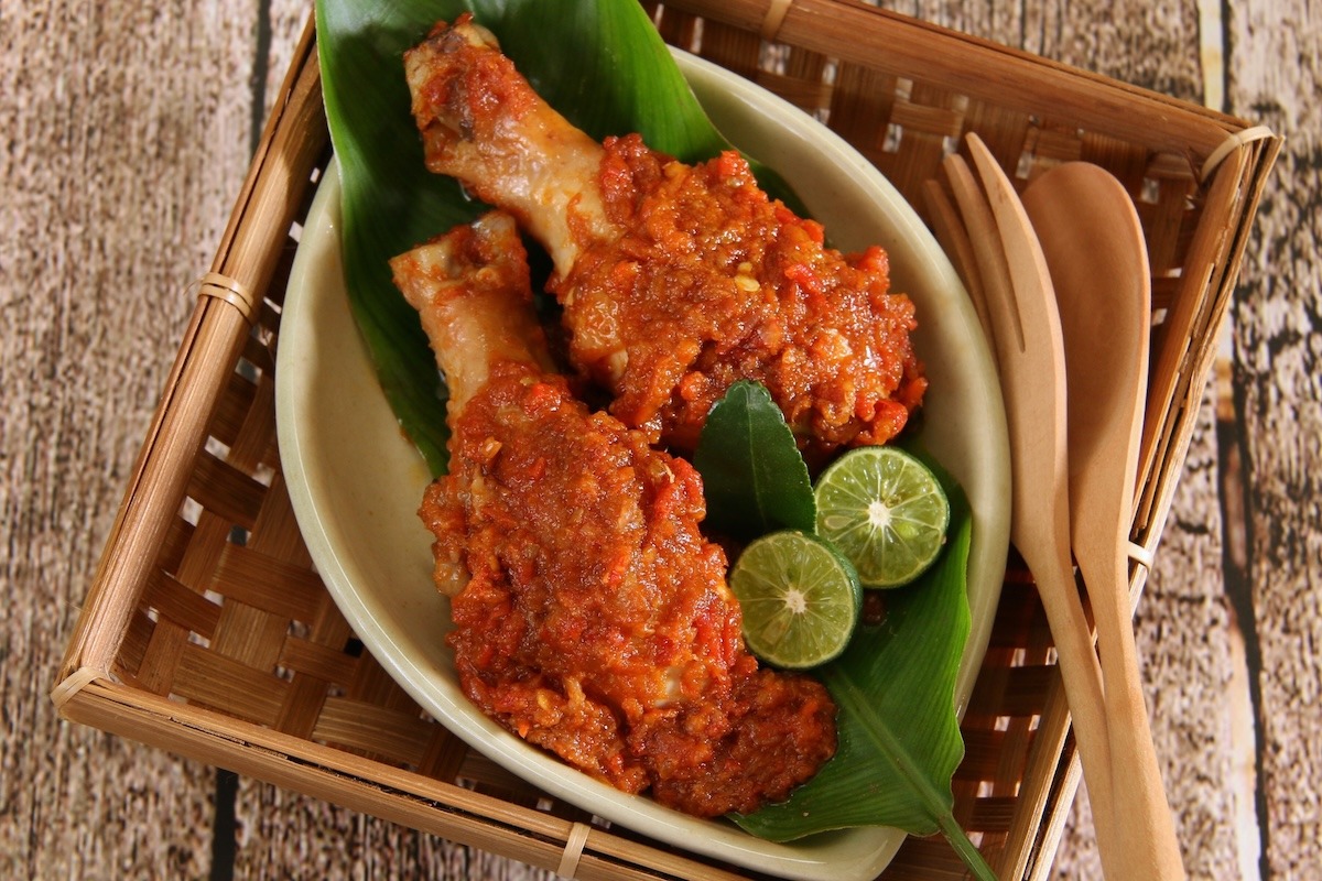 Ayam Rica-Rica, hidangan tradisional dari Manado, Indonesia
