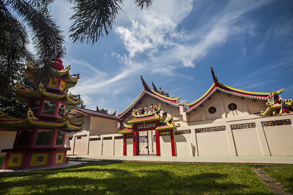 Pagode chinoise sur l'île de Kemaro, rivière Musi, Palembang, Indonésie