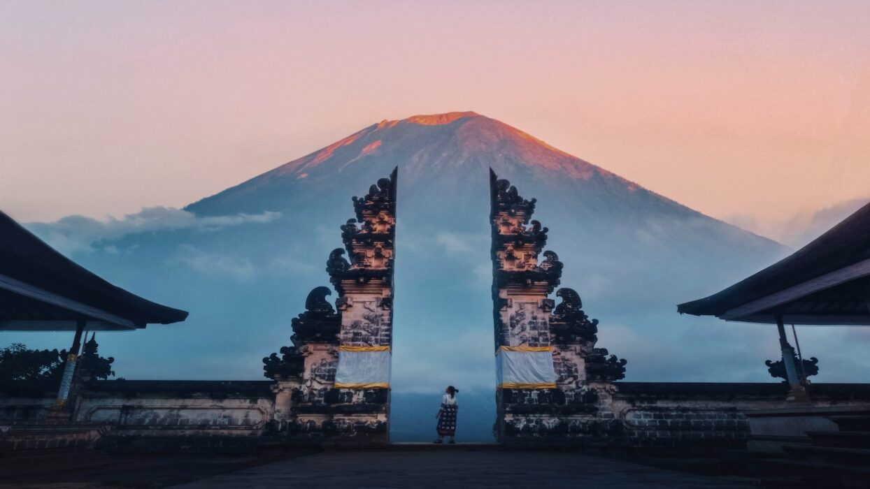 7 Days in Bali Itinerary: Exploring Paradise on Earth background image