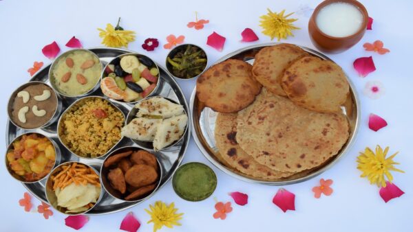 Fêtes et jeûnes festifs : Un voyage culinaire à travers les célébrations du Mahavir Jayanti en Inde