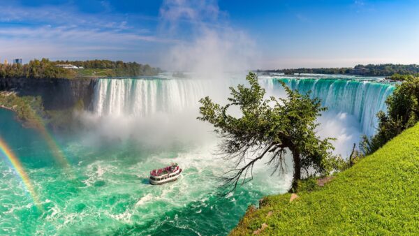 Persembunyian Bulan Madu: Penginapan Romantik Berdekatan Air Terjun Niagara