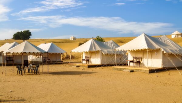 Hướng dẫn Cơ bản về Trại Sa mạc ở Jaisalmer: Một nơi nghỉ ngơi đầy mê hoặc