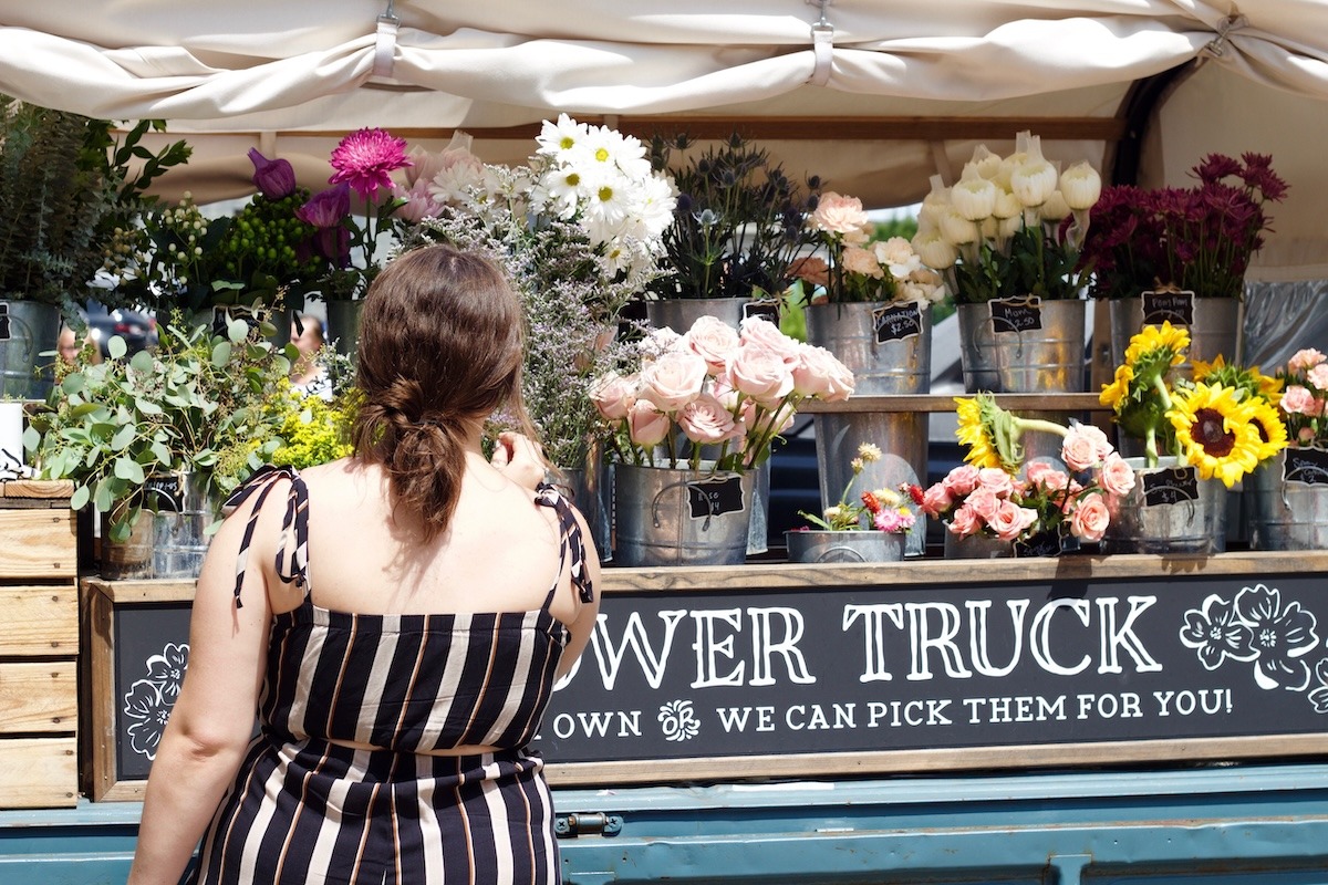 Blumenwagen auf dem Nashville Farmer's Market, TN, USA