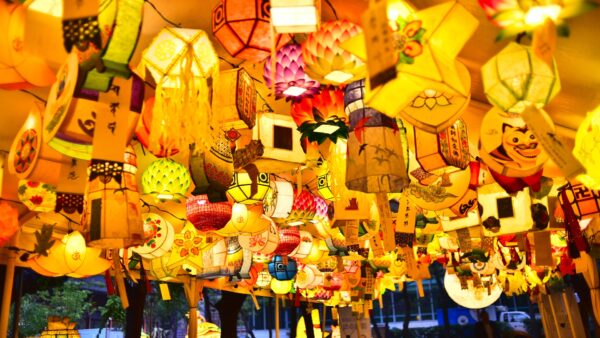 Tiết lộ sự rực rỡ của Seoul: Hướng dẫn về Lễ hội đèn lồng hoa sen 2024