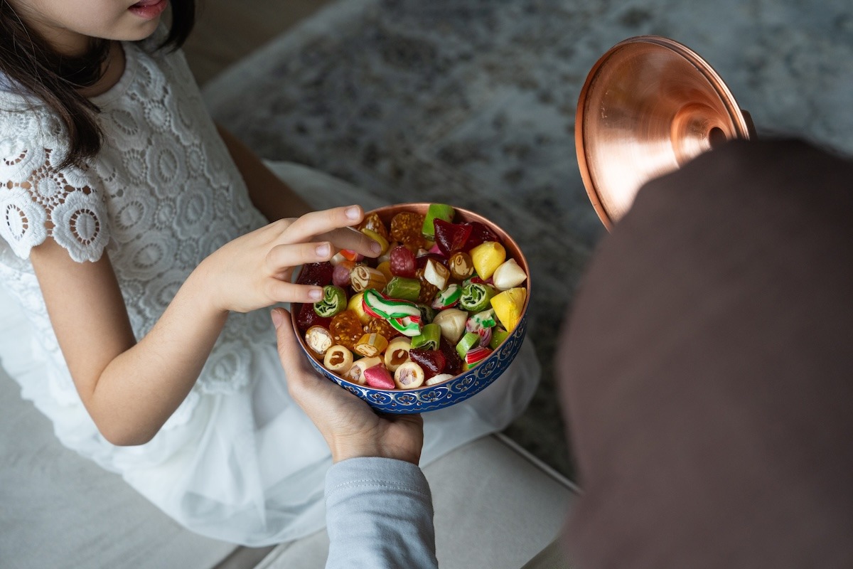 Ramadan Eid Süßigkeiten und Schokolade, Eid-Feier in der türkischen Familie