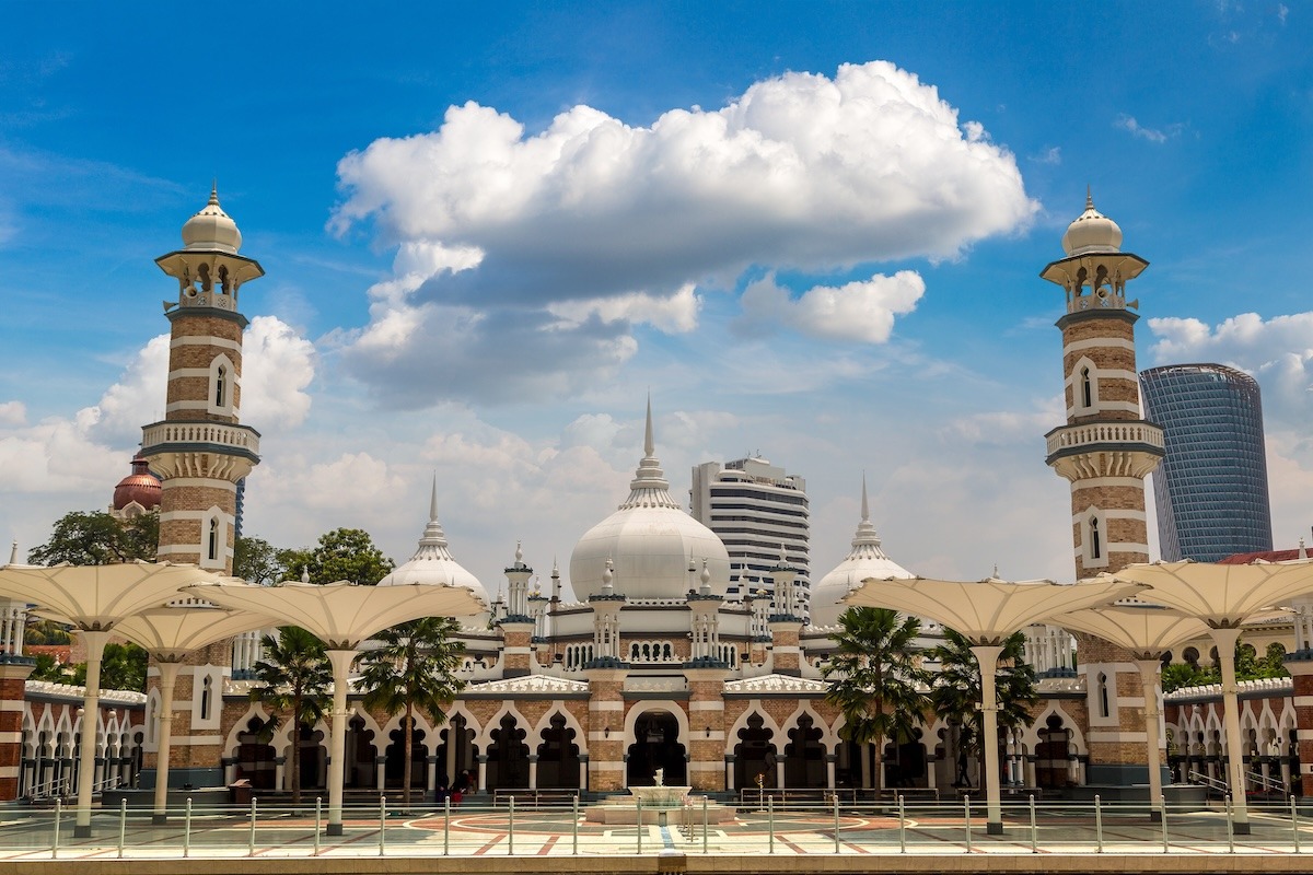 مسجد السلطان عبد الصمد جامك (Masjid Jamek) في كوالالمبور، ماليزيا