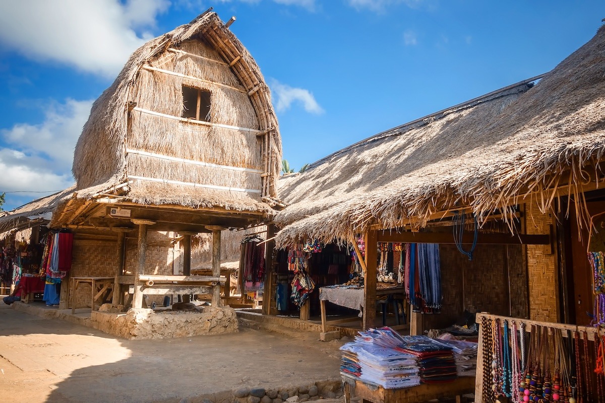 Traditionelle Sasak-Häuser in Lombok