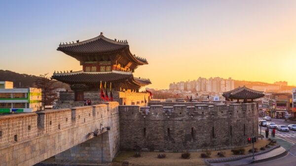 Erkundung der historischen Majestät der Festung Hwaseong in Suwon: Ein UNESCO-Welterbe