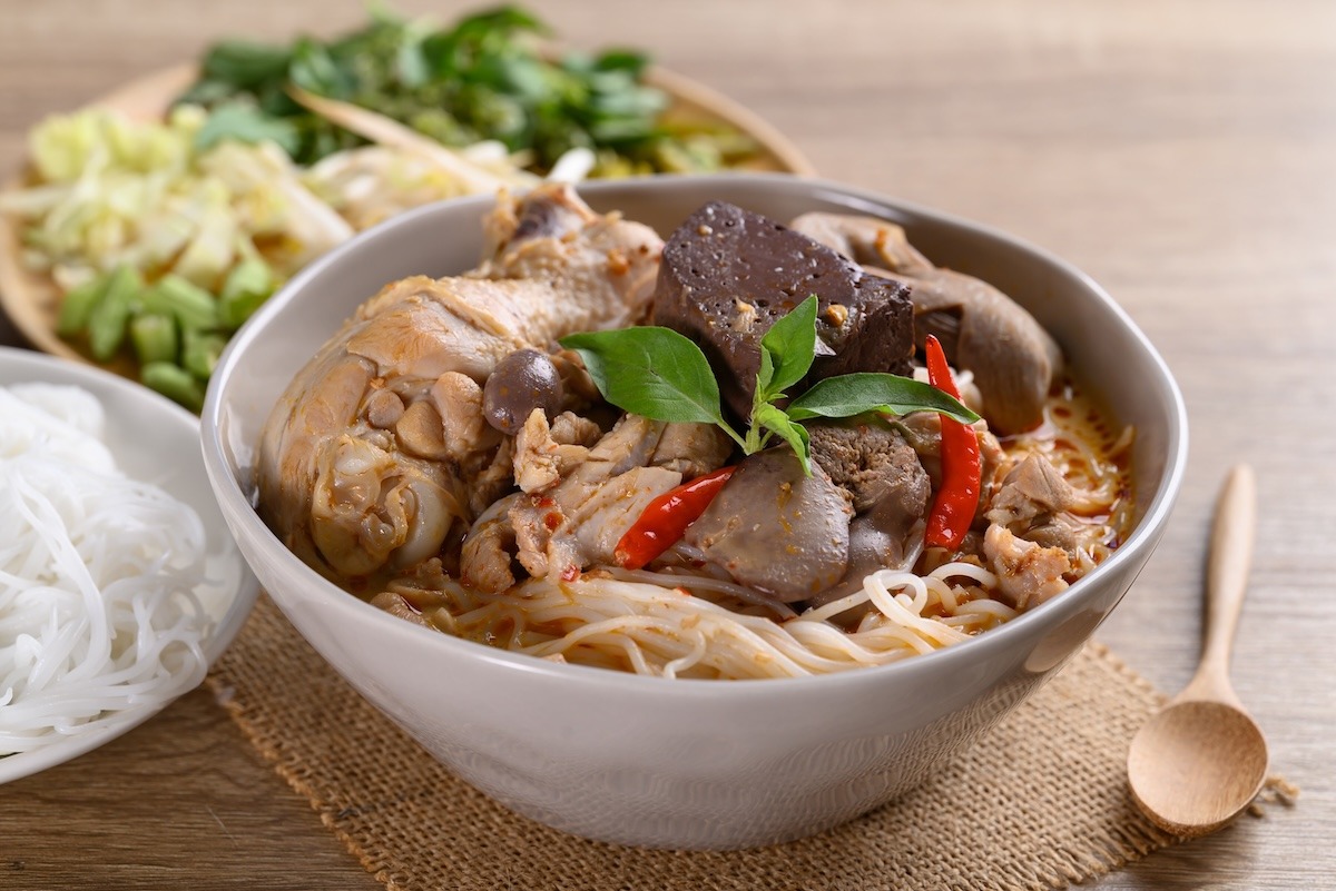 Bún Korat cà ri dừa