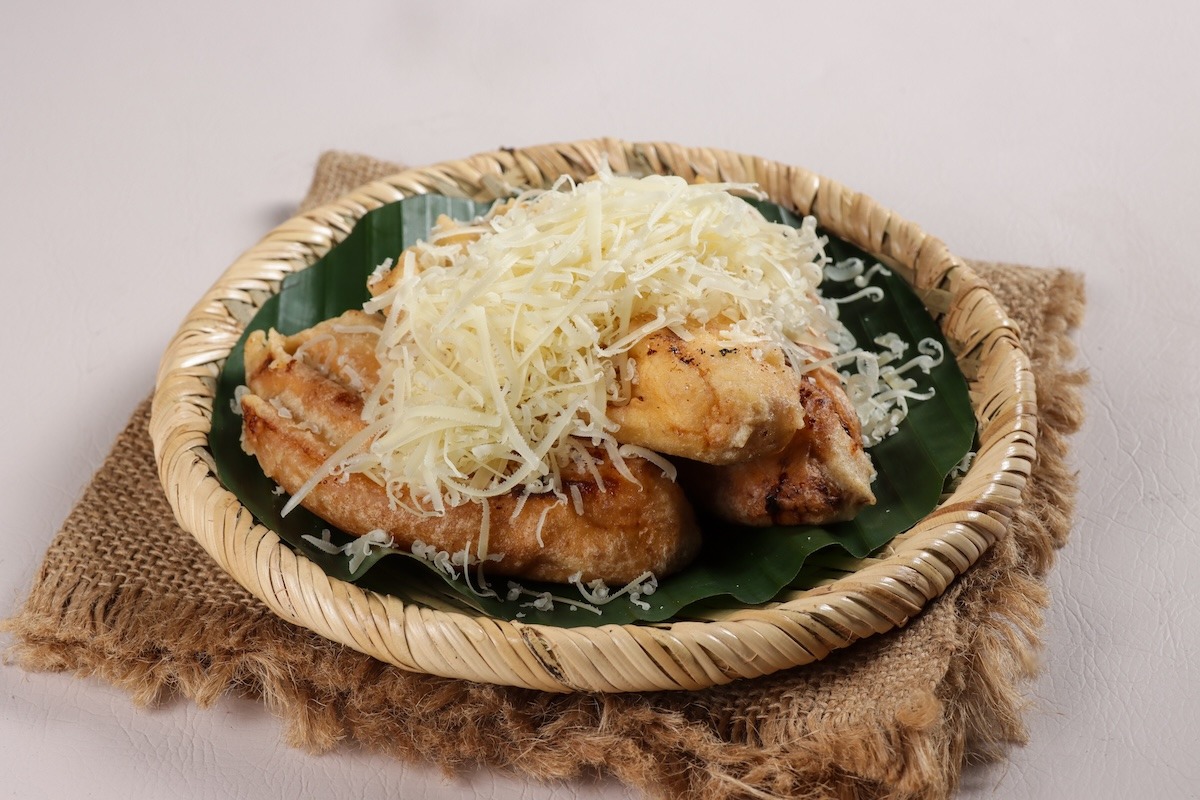 Pisang Goreng, jajanan kaki lima yang populer di Indonesia Pisang Goreng, jajanan kaki lima yang populer di Indonesia