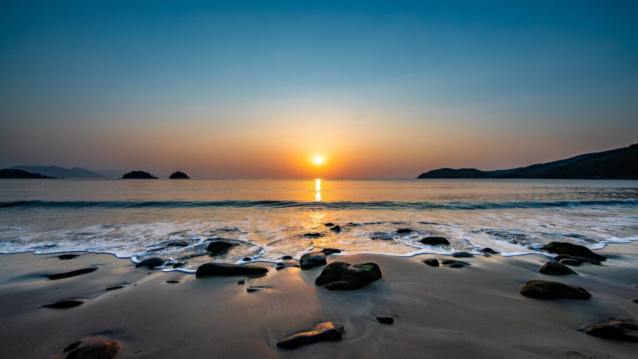 Yeosu-si Unveiled: A 3-Day Exploration of South Korea’s Coastal Gem background image