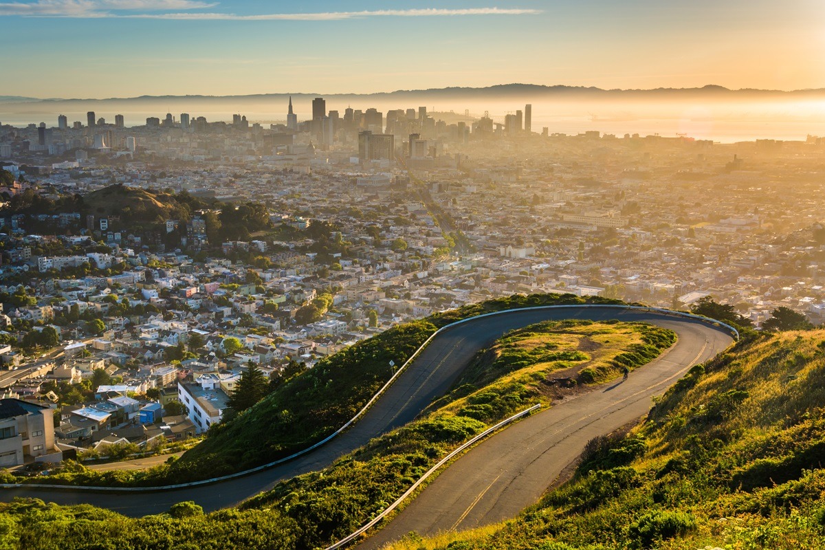 Puncak Kembar di San Fransisco, Amerika Serikat