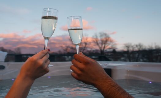 Entdecken Sie die besten romantischen Hotels in Cikarang für Paare.
