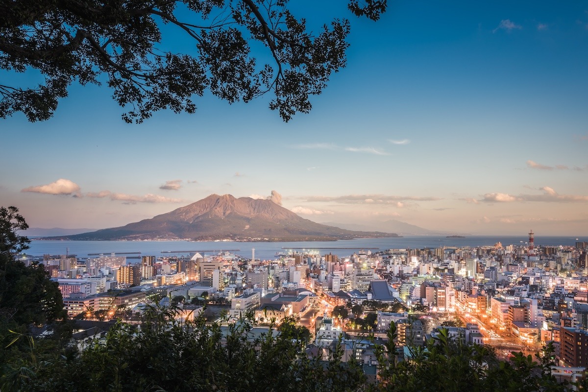 Vulkan Sakurajima und Kagoshima-Stadt Vulkan Sakurajima und Kagoshima-Stadt