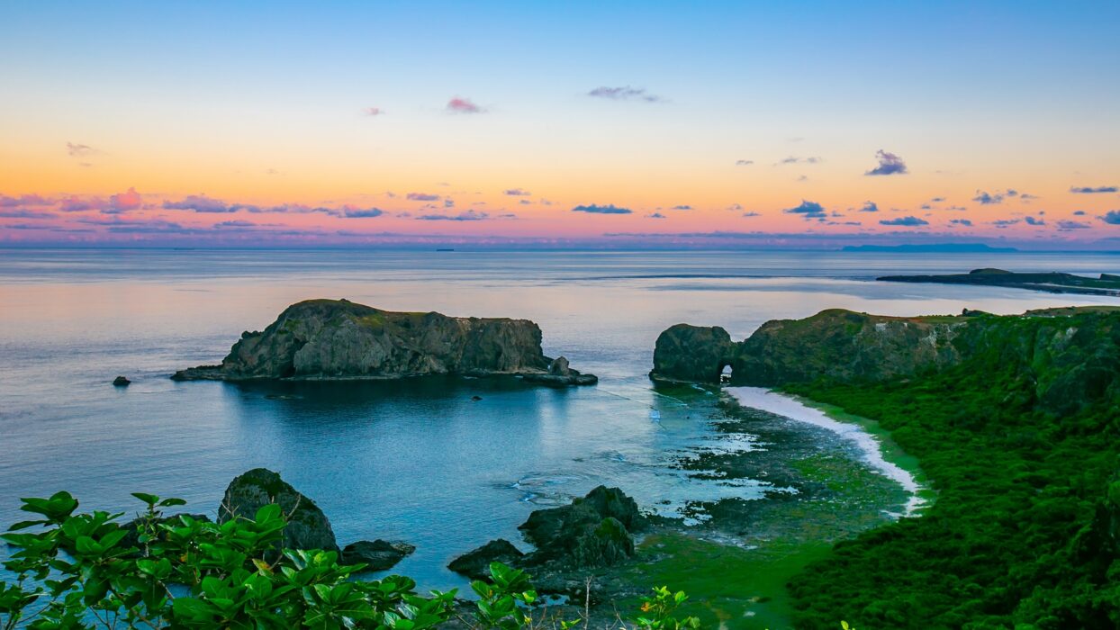 Uncover the Hidden Gems of Green Island, Taiwan: A Comprehensive Travel Guide background image