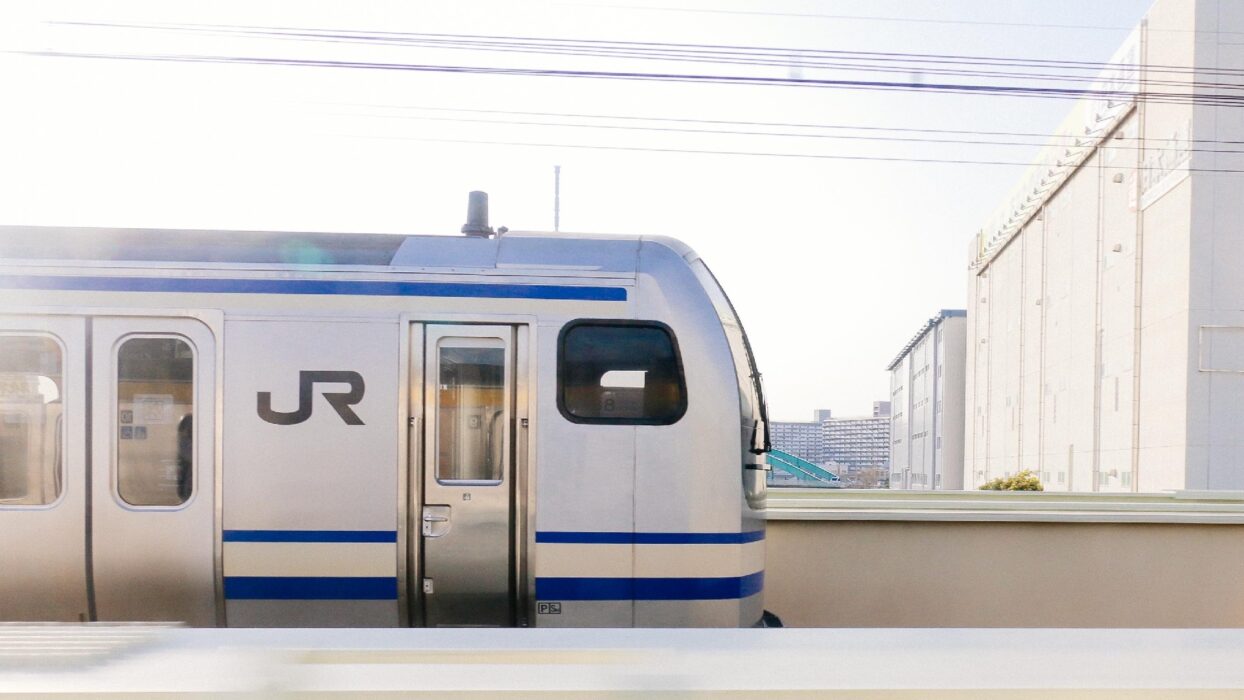 用 Suica 打开日本之门无缝旅行终极指南 background image