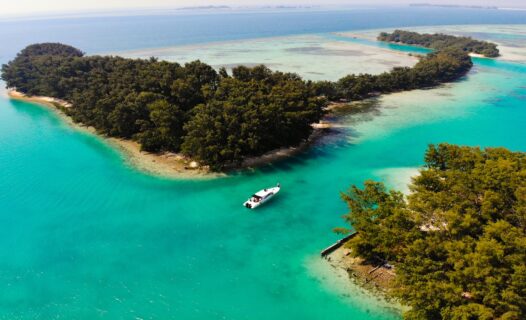 ジャカルタの海岸の宝石を公開:最高のビーチへの究極のガイド