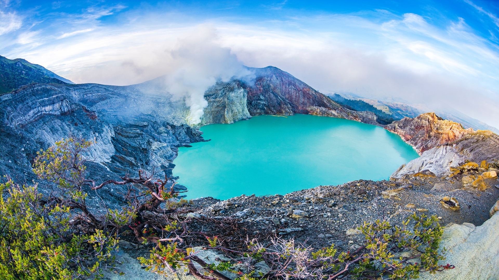 https://www.agoda.com/wp-content/uploads/2024/07/Kawah-Ijen-Indonesia-Lake.jpg?utm_source=chatgpt.com