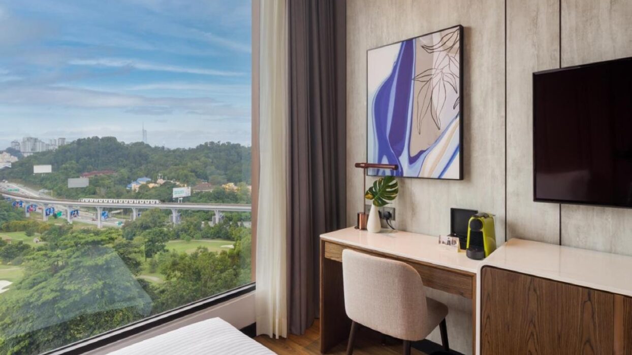 Unveiling the Luxury: A Comprehensive Travel Guide to M Resort & Hotel in Kuala Lumpur background image