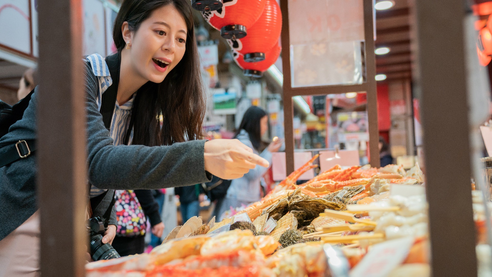 ตลาดคุโรมง โอซาก้า ประเทศญี่ปุ่น ตลาดคุโรมง โอซาก้า ประเทศญี่ปุ่น
