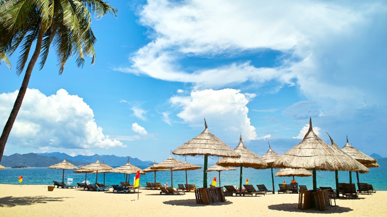 Rencana Perjalanan 7 Hari di Nha Trang: Jelajahi Pantai, Budaya, dan Masakan background image