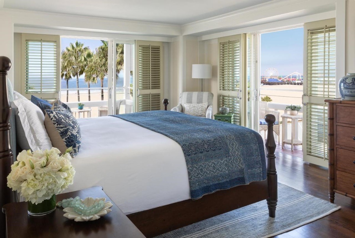 Cửa chớp trên bãi biển ở Santa Monica, Los Angeles, Mỹ Cửa chớp trên bãi biển ở Santa Monica, Los Angeles, Mỹ