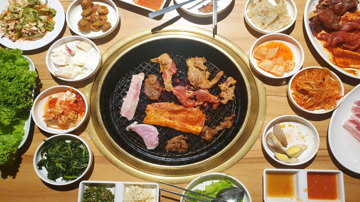 Exploring Traditional Korean Cuisine: A Culinary Journey Through South Korea background image