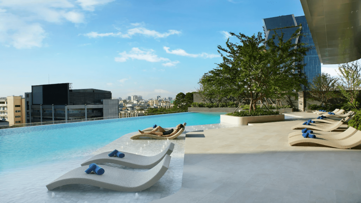 Menemui Somerset Rama 9: Rumah Anda Jauh dari Rumah di Bangkok background image