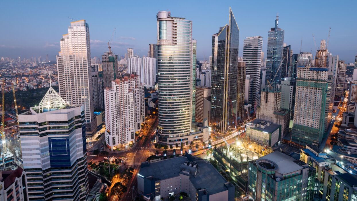 Discover the Best Areas to Stay in Manila for an Unforgettable Experience background image