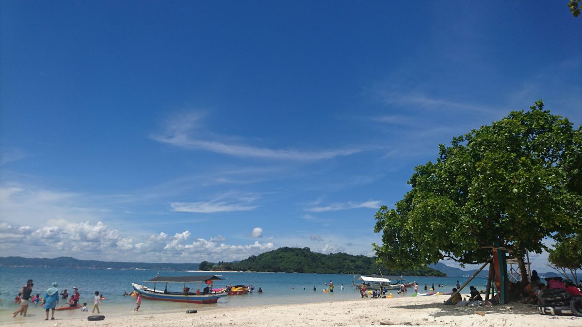 Mutun Beach Mutun Beach