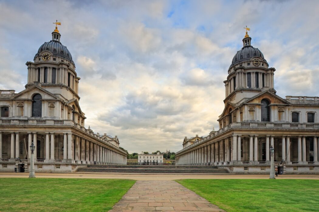 Best Place to Stay in London: 5 Fun Neighborhoods for First-Timers background image