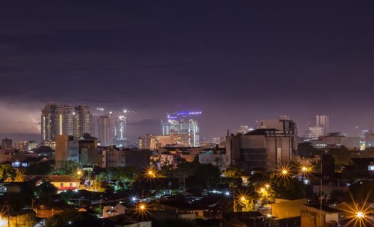 دليلك لأسعار الفنادق القريبة من مطار كوالانامو، ميدان