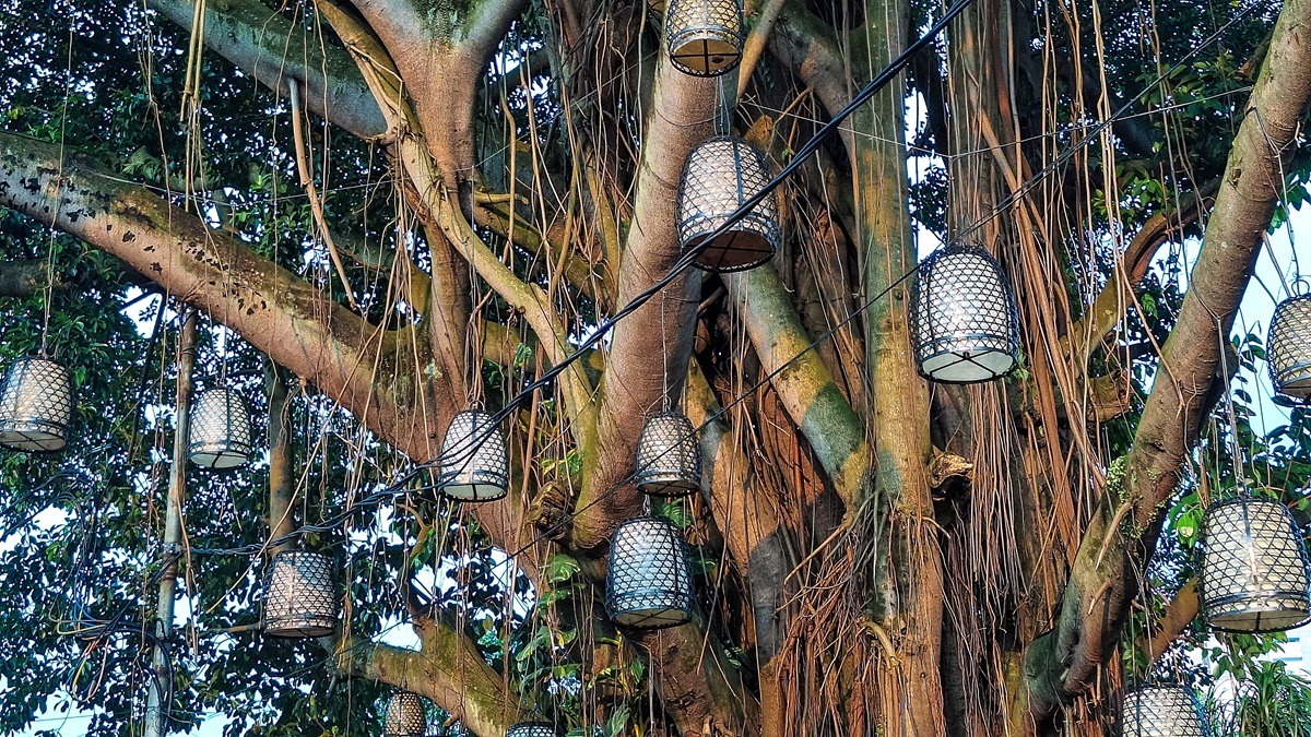 Classic-Lamp-Ornaments-at-Rumah-Mode-Factory-Outlet-Bandung Classic-Lamp-Ornaments-at-Rumah-Mode-Factory-Outlet-Bandung