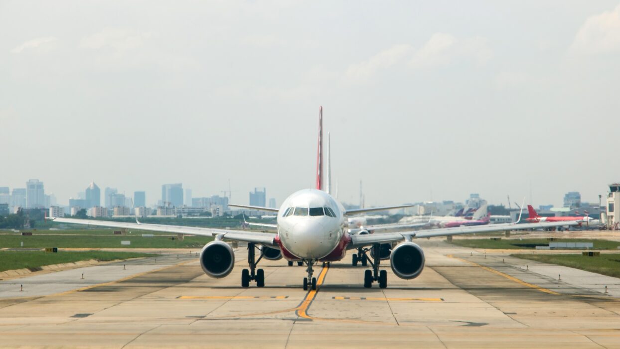 快適さと利便性を発見してください:バンコクのドンムアン空港ホテルへのご案内 background image