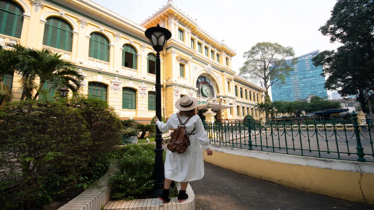 活力四射探索胡志明市步行街的第 1 区酒店 background image