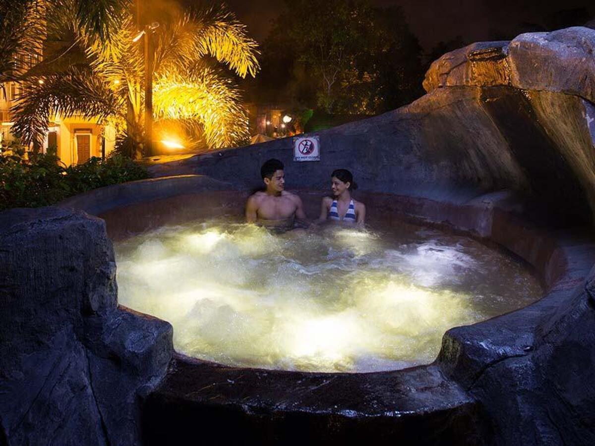 Hot Spring in The Lost World of Tambun Hot Spring in the Lost World of Tambun