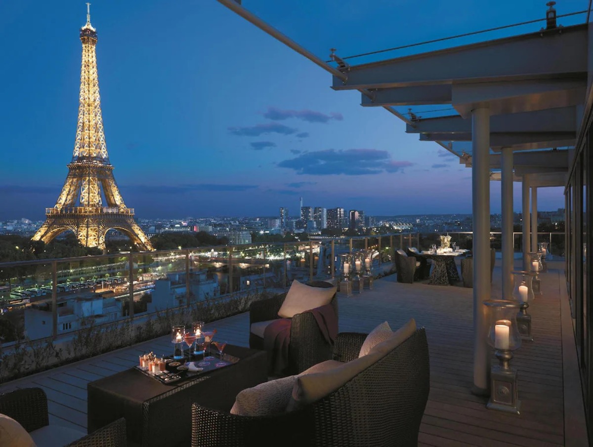 Lounge in Shangri-La Hotel Paris Lounge in Shangri-La Hotel Paris