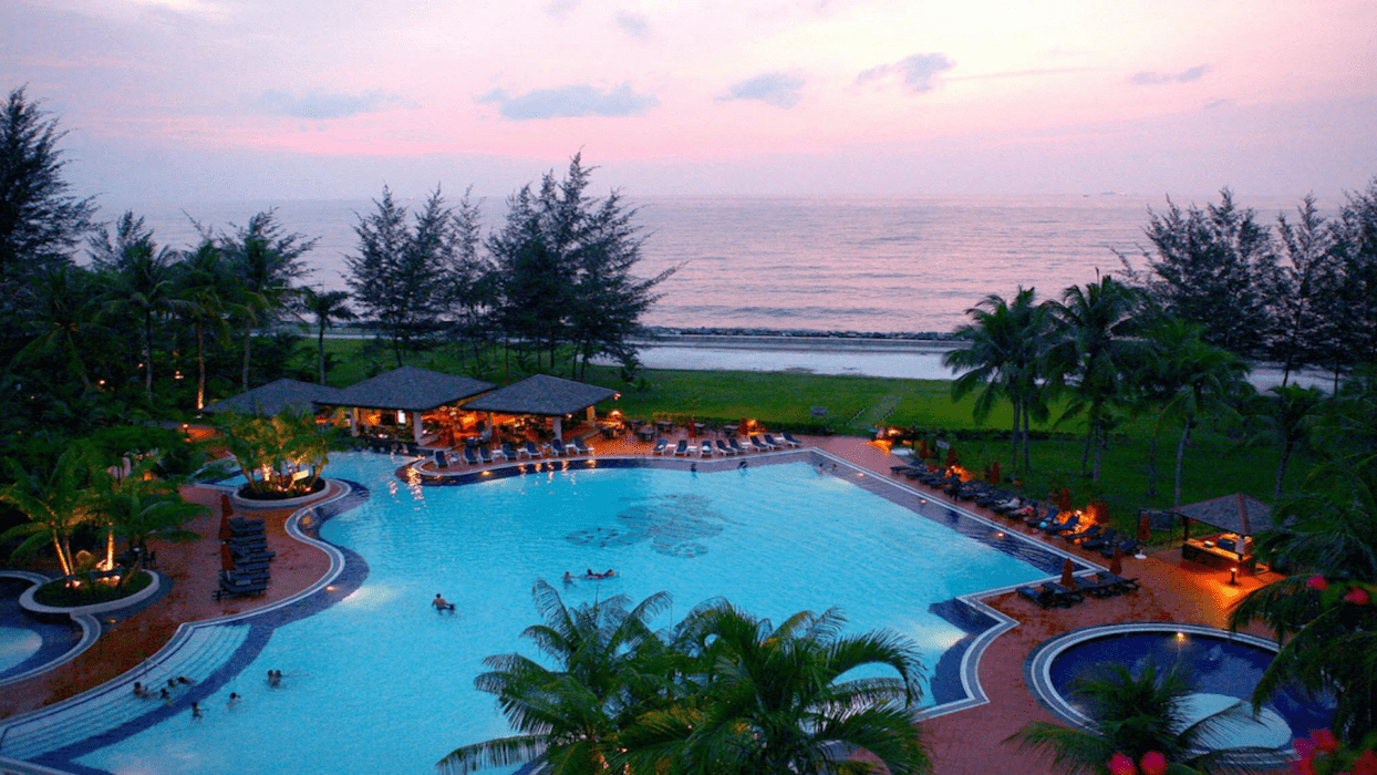 Miri’s Hotel Highlights: Where to Stay for the Best Experience background image