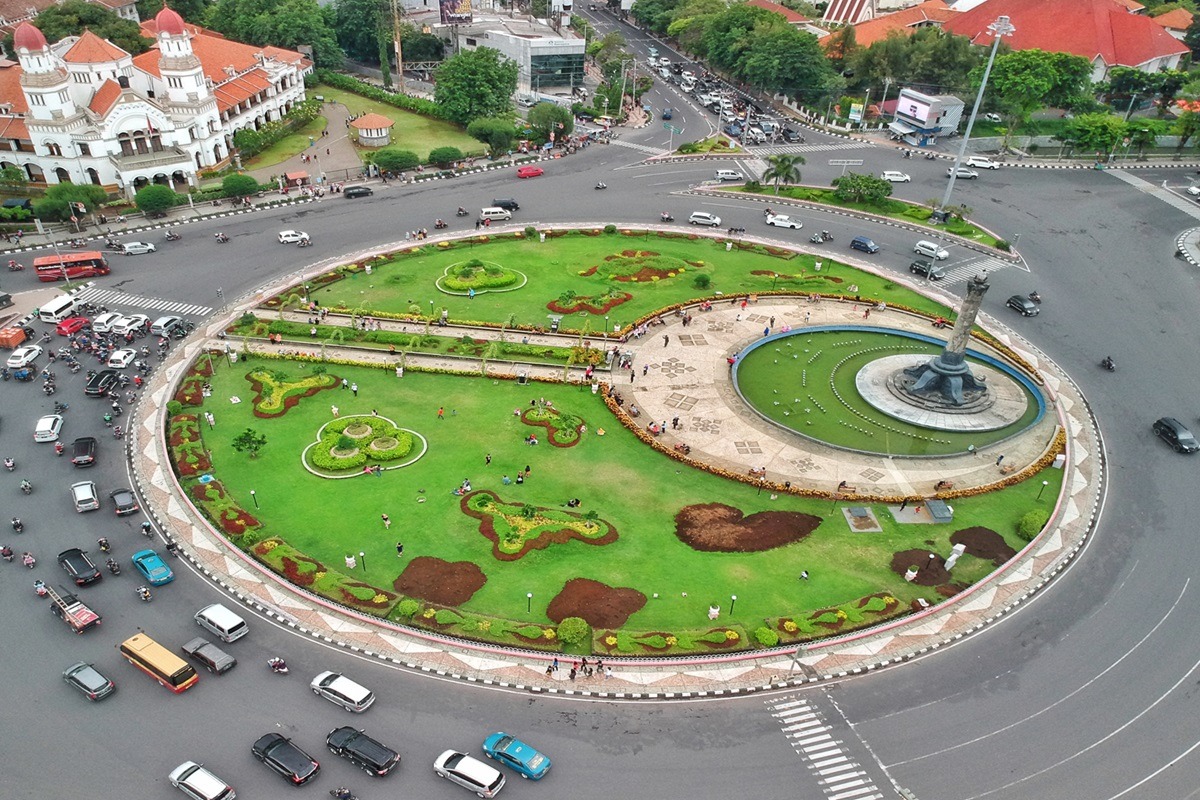 Monumen Simpang Lima Monumen Simpang Lima