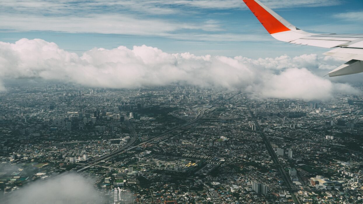 Convenient Stays: Top Hotels Near Don Mueang Airport with Transfer Services in Bangkok background image