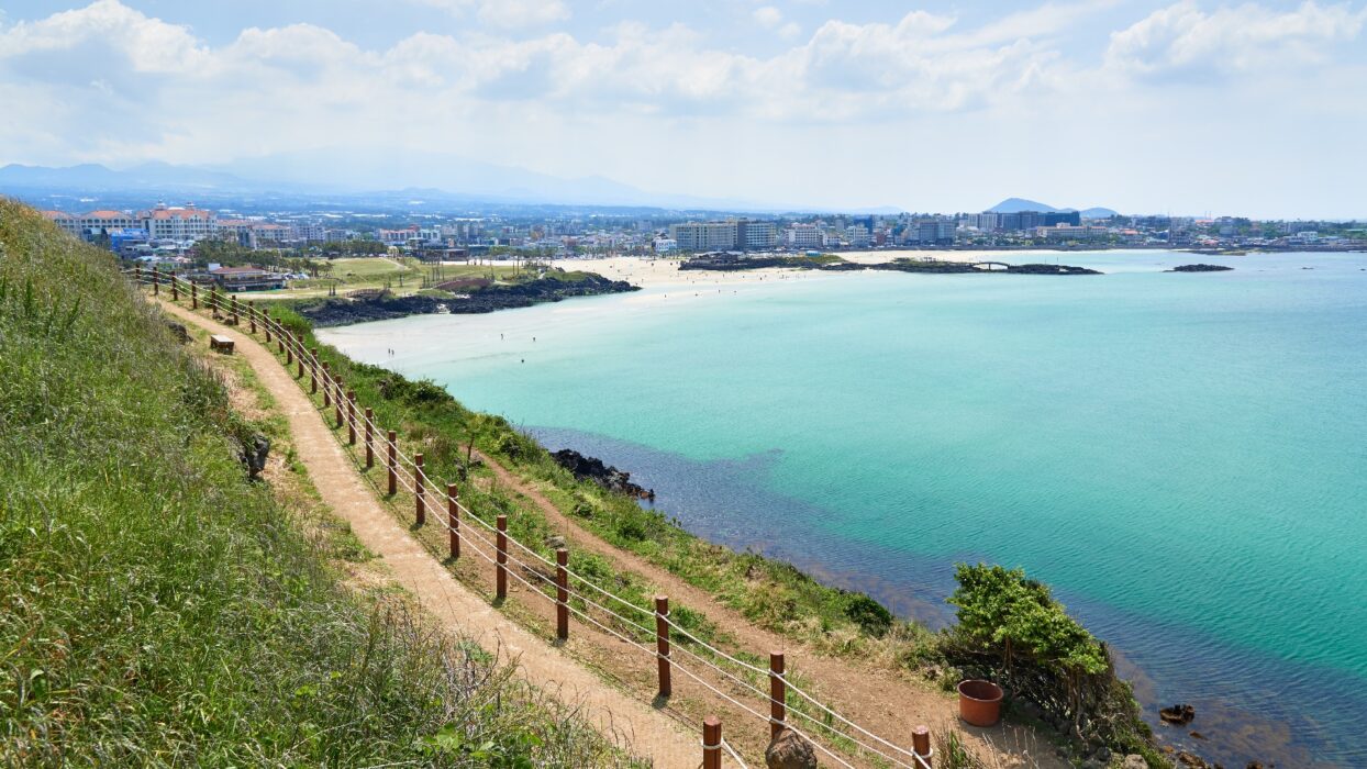 预算幸福在济州的风景天堂探索经济实惠的酒店 background image
