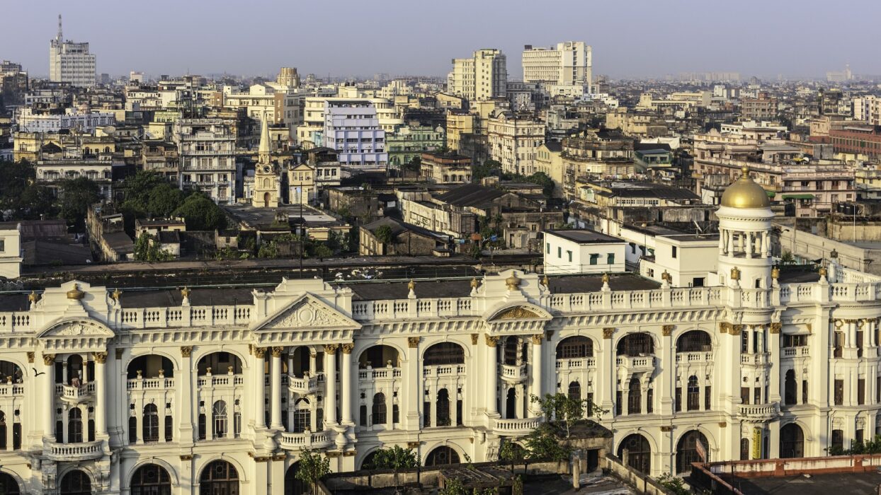 Discover Kolkata: The Ultimate Guide to the Best Areas to Stay background image