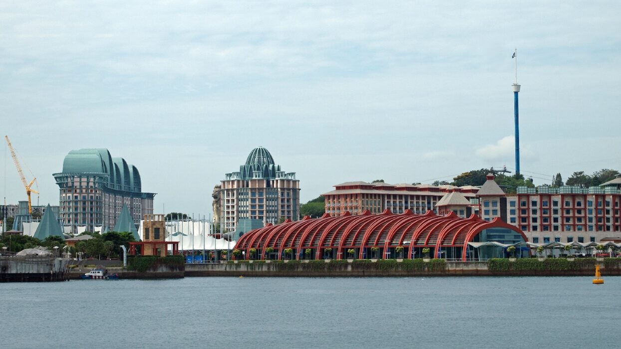 家庭樂趣與放鬆:聖淘沙名勝世界 – 新加坡飯店 background image