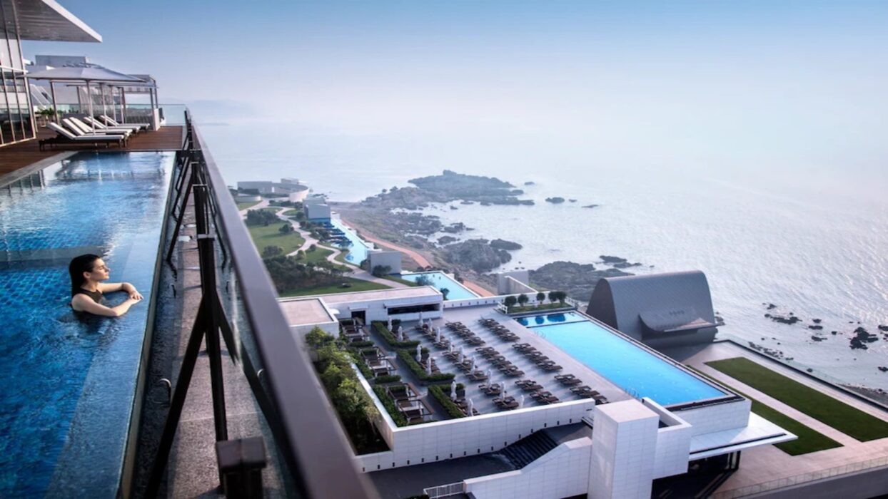 Explore Busan with the Family: Top Hotels for a Comfortable Stay background image