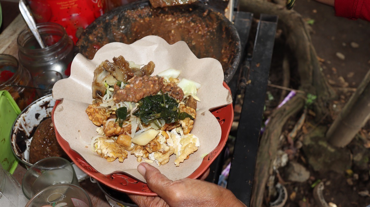 Rujak Cingur, must-try food in Surabaya, Indonesia Rujak Cingur, must-try food in Surabaya, Indonesia