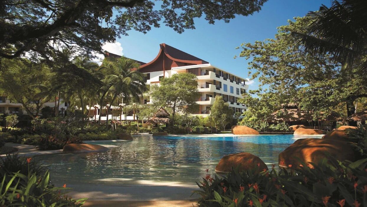 Penang’s Premier Poolside Hotels for a Perfect Getaway background image