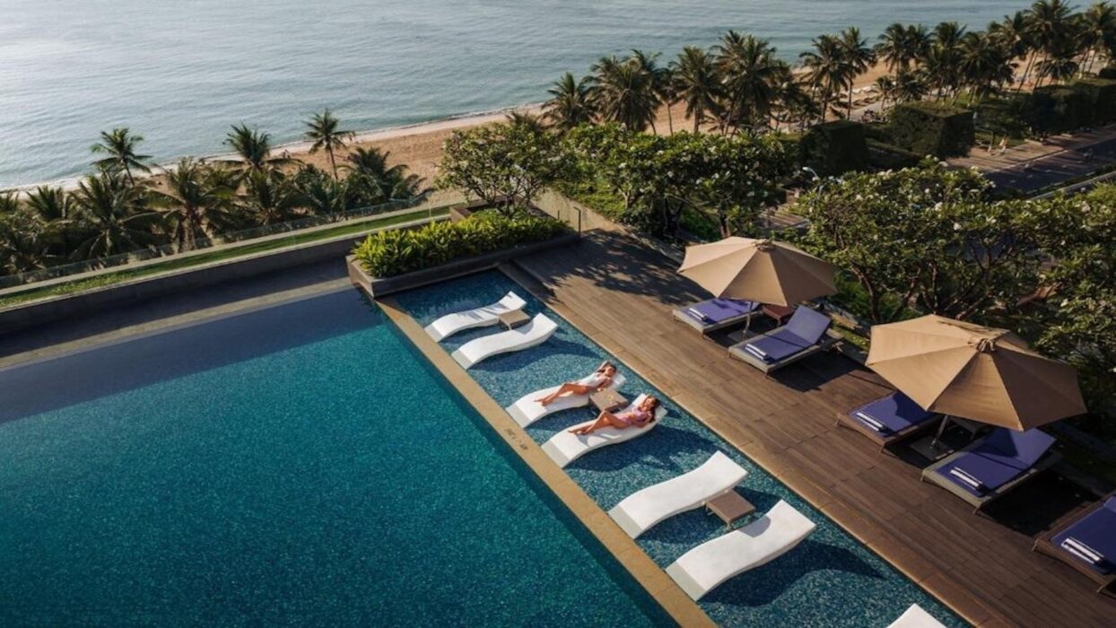 Nha Trang’s 5-Star Gems: Where Luxury Meets the Sea background image