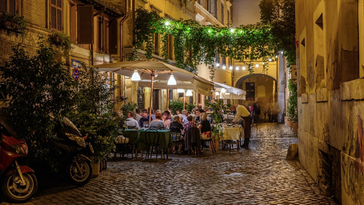 Exploring Trastevere: Rome’s Enchanting Bohemian Quarter background image
