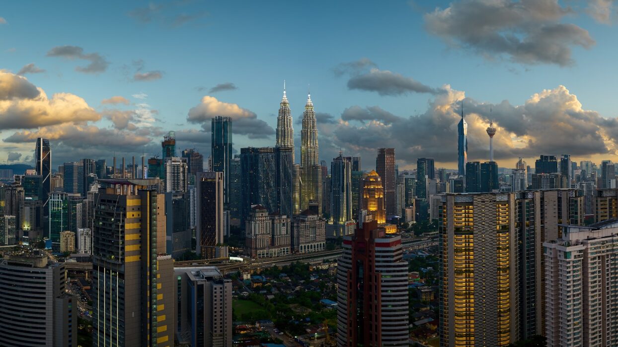 私人泳池天堂:吉隆坡 KLCC 住哪裡 background image