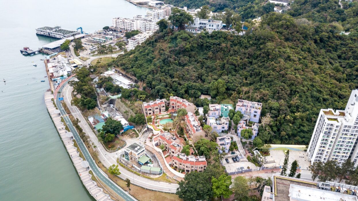 Where to Stay in Mui Wo: A Comprehensive Guide to Hong Kong’s Serene Retreat background image